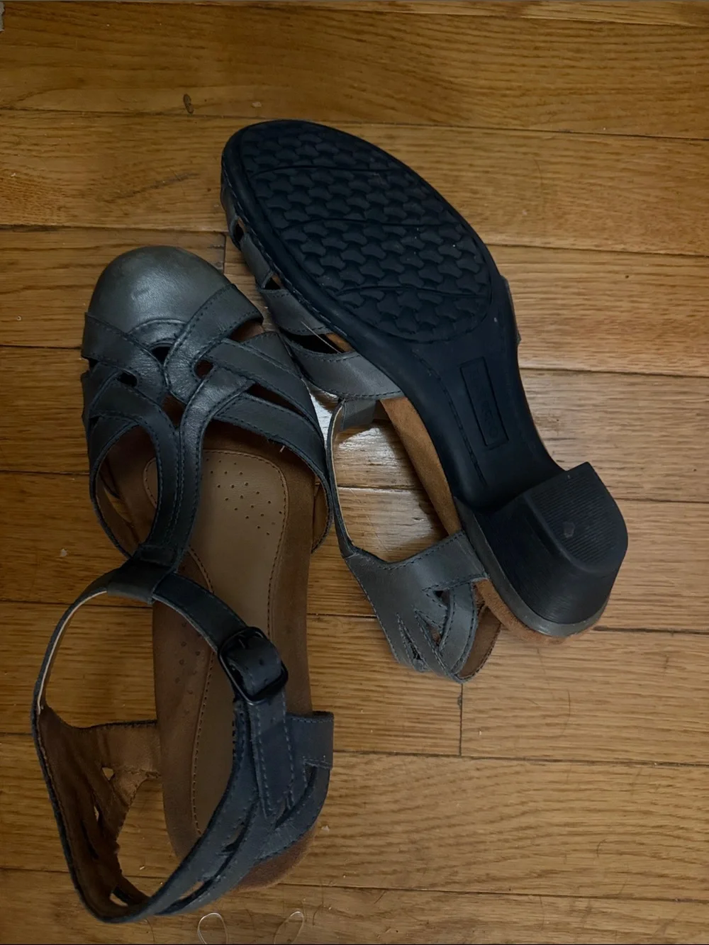 Cobb Hill by New Balance Women's Charcoal Gray / green Leather Strappy Sandals